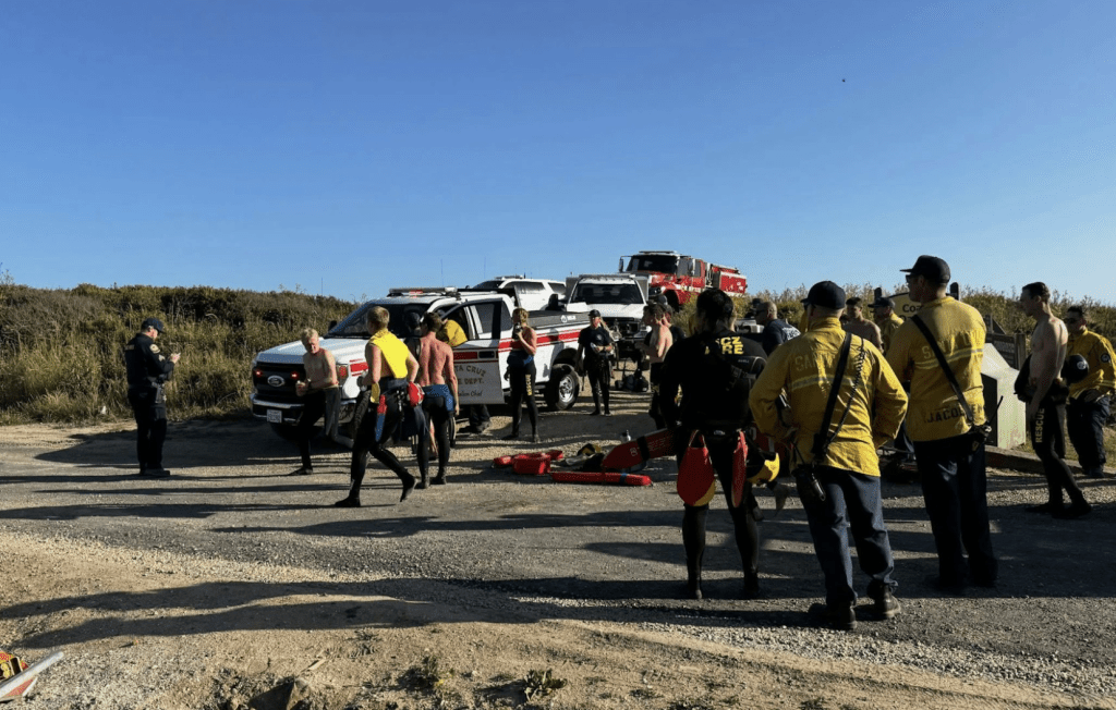 救援人員出動。FB@CAL FIRE CZU San Mateo-Santa Cruz Unit 救援人員出動。FB@CAL FIRE CZU San Mateo-Santa Cruz Unit