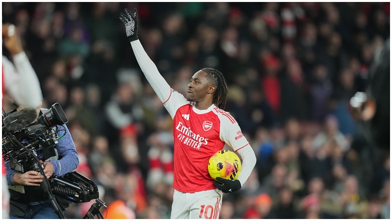 伊斯在北伦敦打吡大演帽子戏法。 AP