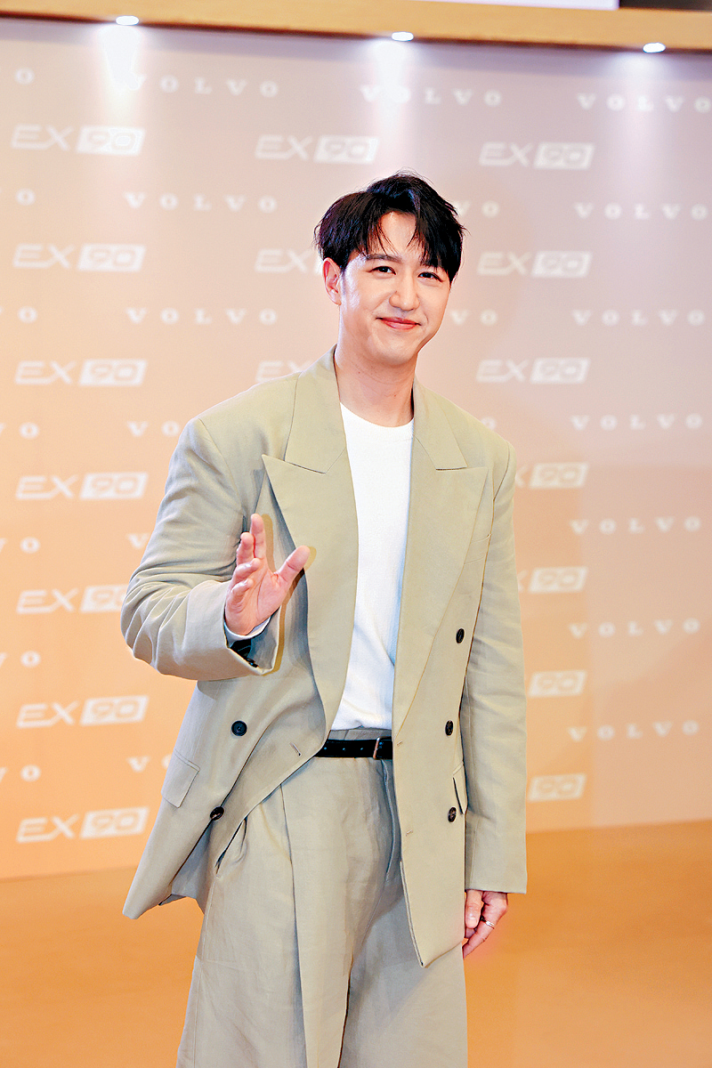 Jay Fung透露正忙於籌備一隻全英文專輯。