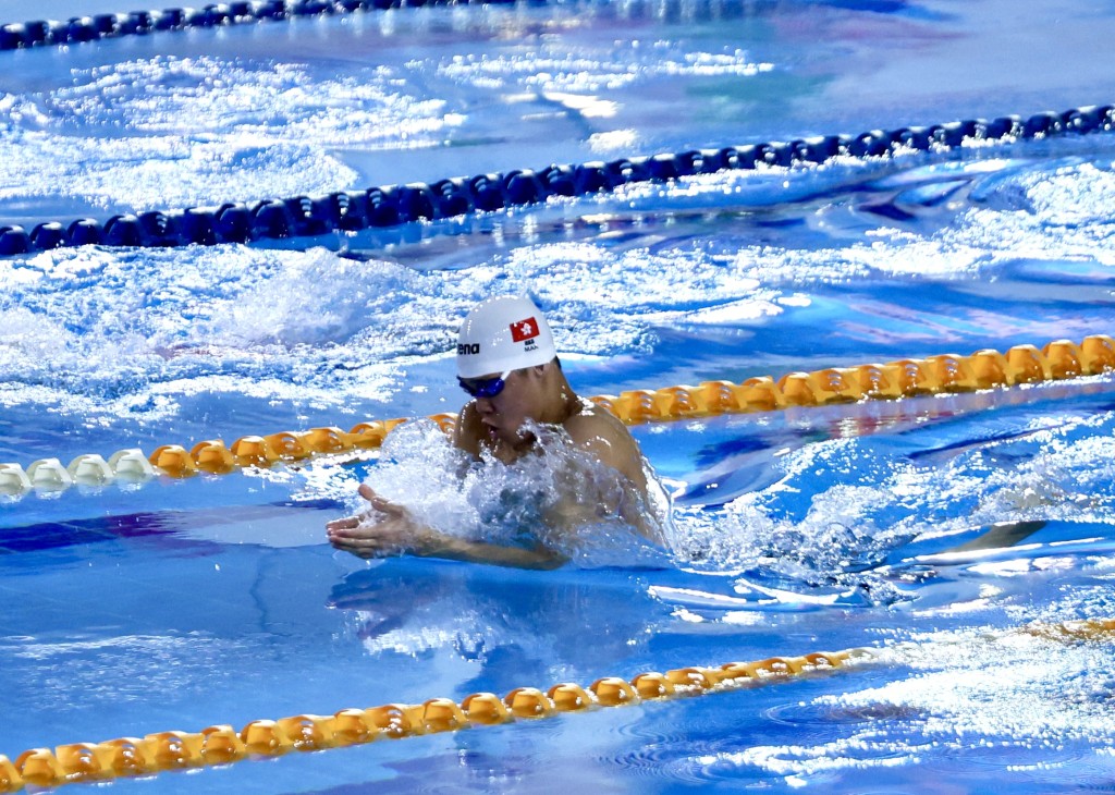 麥世霆以2分11秒38奪得200米蛙泳冠軍。 徐嘉華攝