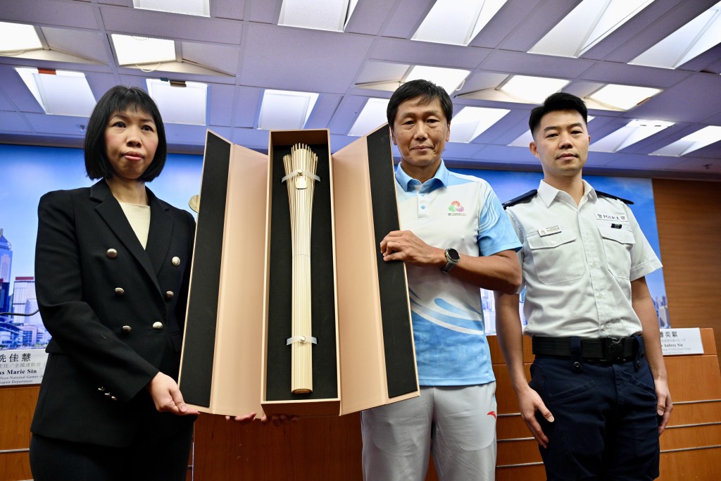 十五運會和殘特奧會火炬名為「綻放」。  資料圖片 十五運會和殘特奧會火炬名為「綻放」。  資料圖片