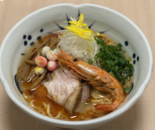 香睿剛推介日本好吃拉麵店｜8. yo-roi-ya　叉燒拉麵加了一隻蝦。