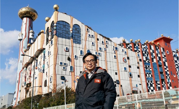 盧偉國博士早年曾到訪日本大阪視察當地轉廢為能焚化設施技術及運作情況。(受訪者提供) 