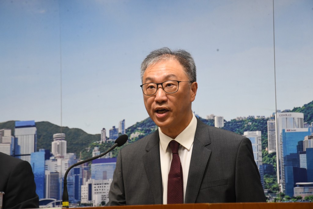 選管會主席陸啟康。