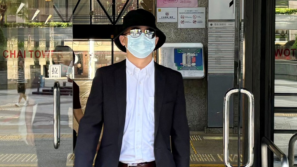 被告黃耀聰否認偽造及藉公職作出不當⾏為2罪受審。陳子豪攝