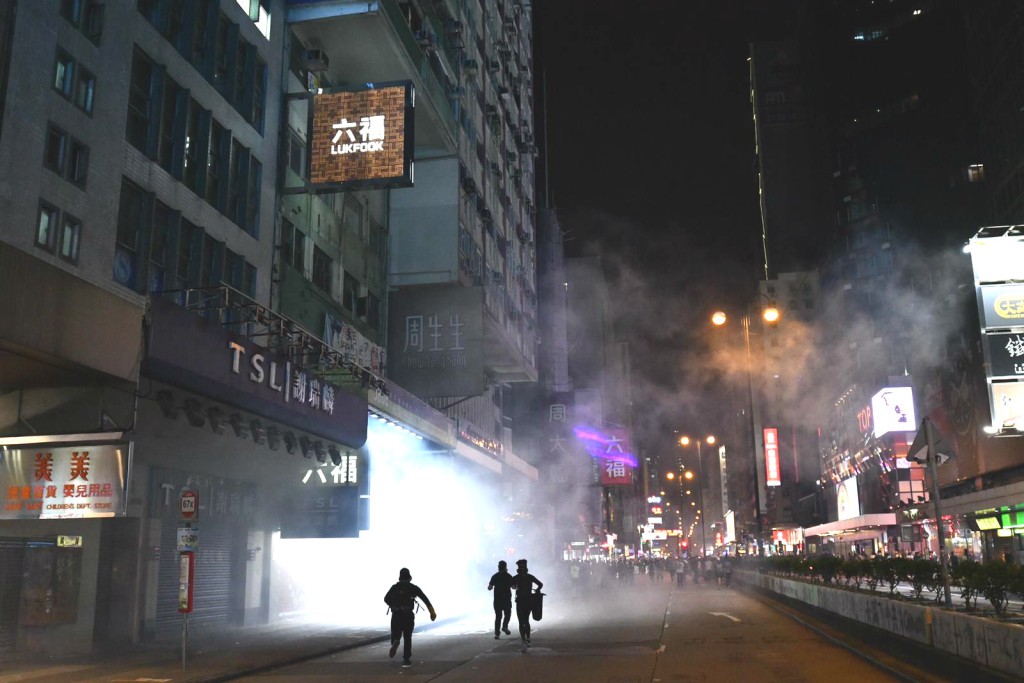 社會示威衝突持續