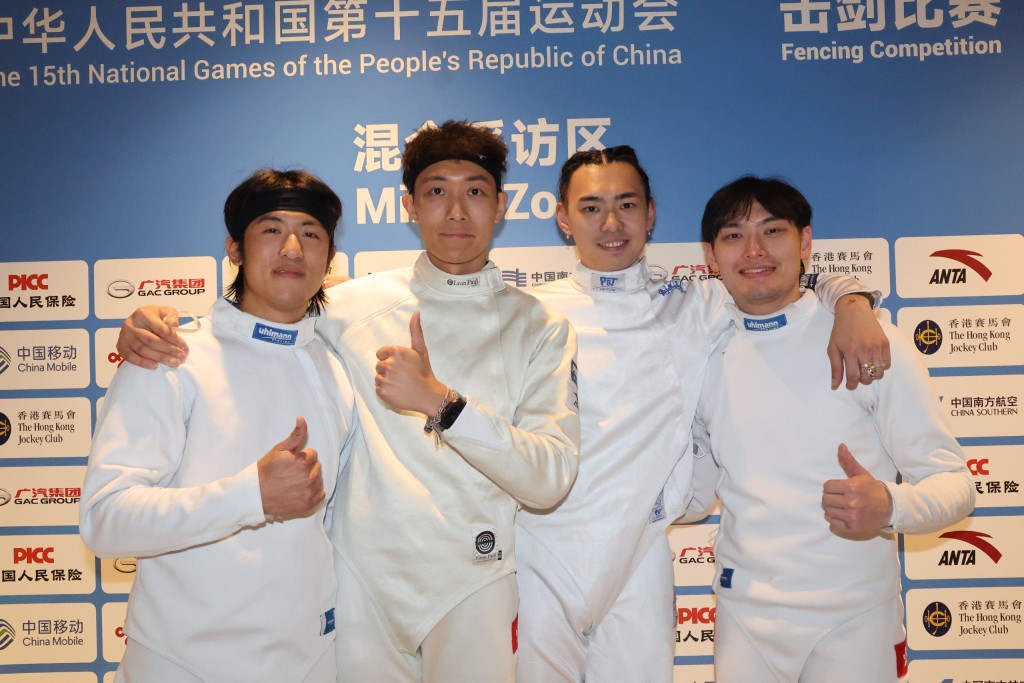 男重四子在賽後不久已回復開朗心情。 徐嘉華攝 男重四子在賽後不久已回復開朗心情。 徐嘉華攝