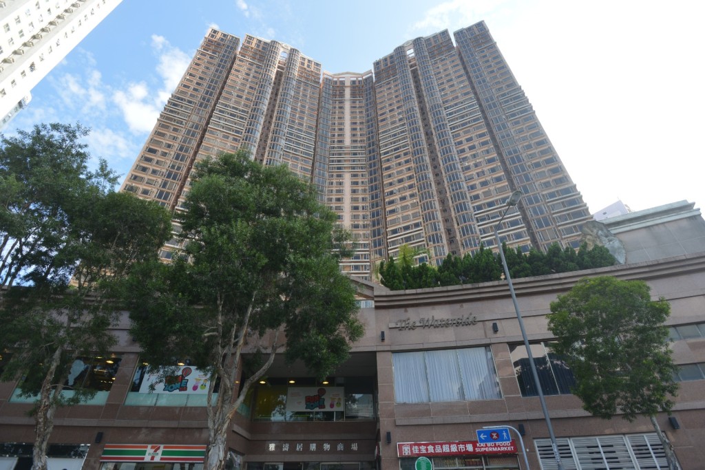 雅涛居2座高层E室，面积501方尺，开价660万元，较银行估价720万元低约8%，尺价约13,174元