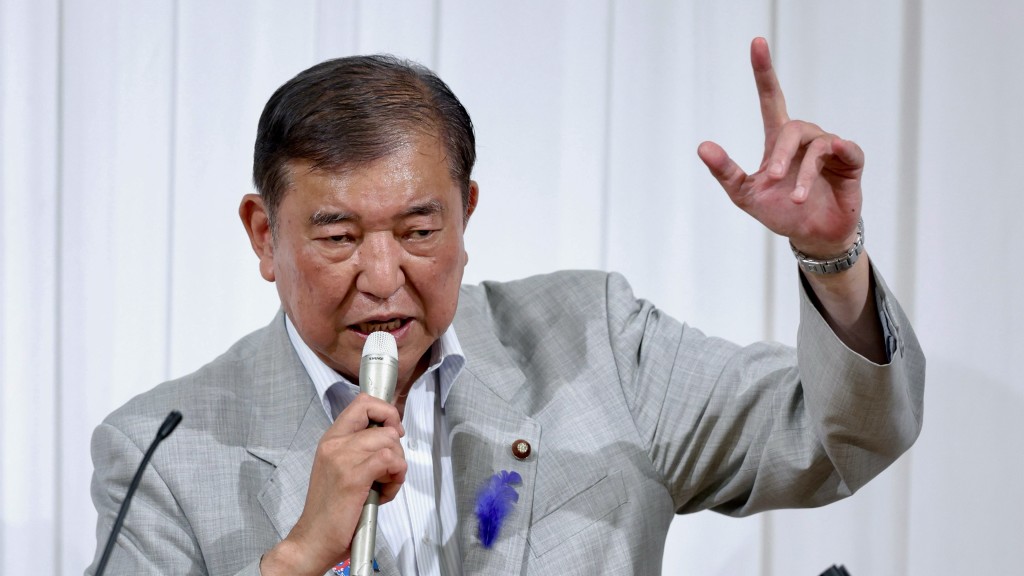 石破茂在秋田縣大仙市為參院選舉助選拉票。 路透社 石破茂在秋田縣大仙市為參院選舉助選拉票。 路透社
