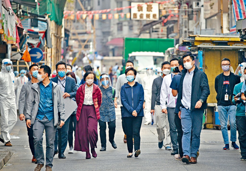 ■油麻地封區，林鄭月娥、陳肇始等到場視察。