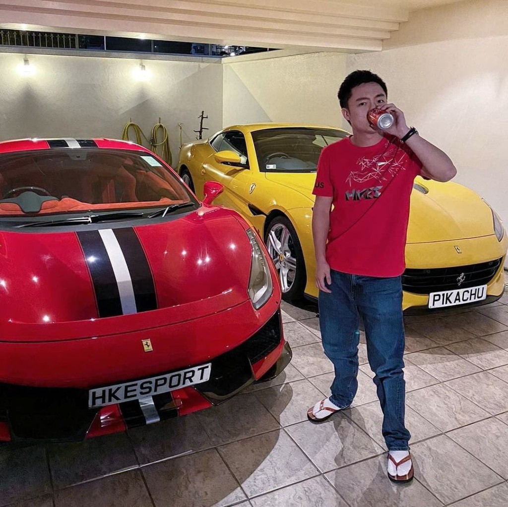 家中有多輛名車。