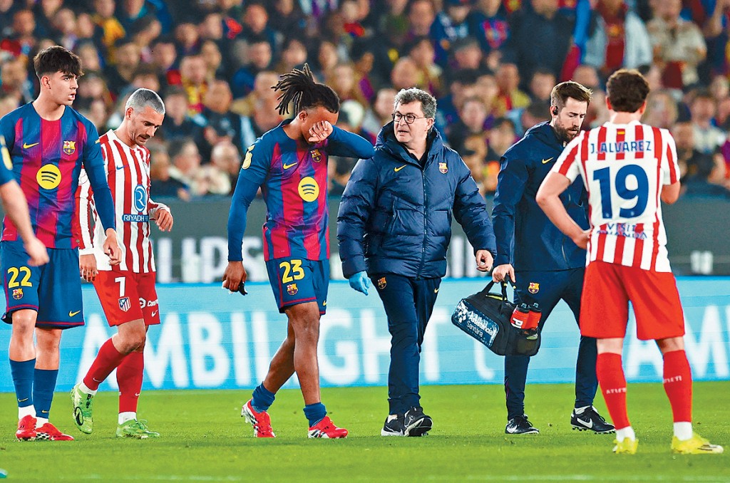 祖利斯古迪拉傷大腿，13分鐘就退下火線。