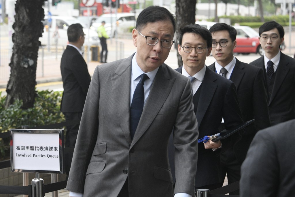 代表獨立委員會的資深大律師杜淦堃。 代表獨立委員會的資深大律師杜淦堃。