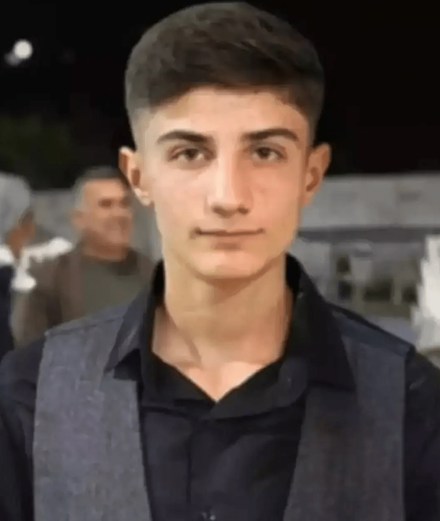 15歲的木工學徒肯迪爾奇（Muhammed Kendirci）遭同事以所謂「惡作劇」方式殘酷對待，遭高壓氣體由肛門注入體內，引致腸道爆裂身亡。社交平台圖片