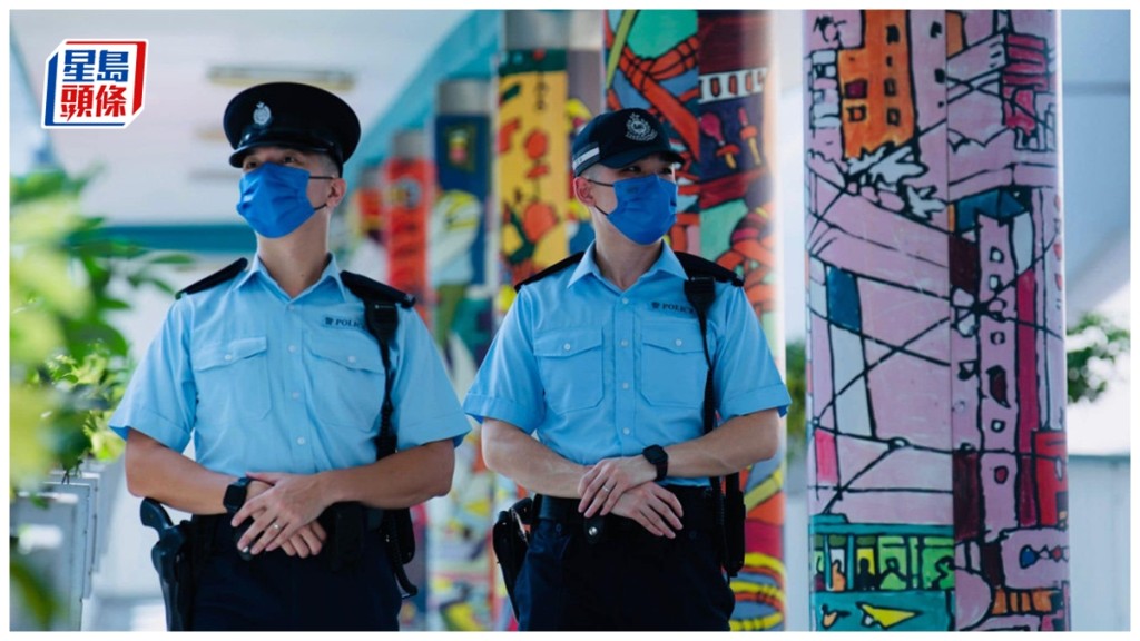  保安局局長鄧炳強及警務處處長蕭澤頤提出，加強警員巡邏、打擊電話騙案等，以改善治安。資料圖片。