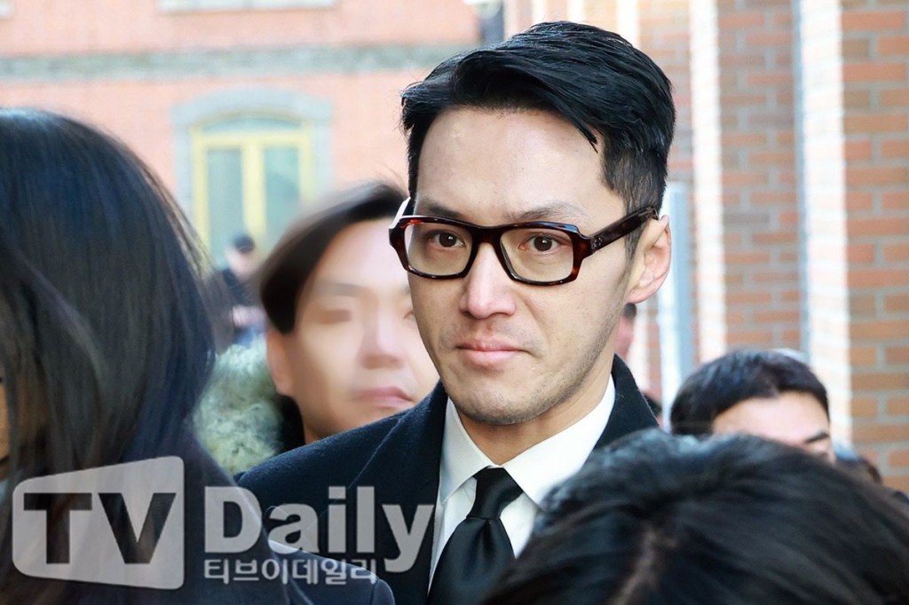 卞耀漢都出席安聖基的告別式。