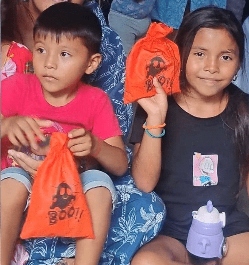 维斯塔埃尔莫萨（Vista Hermosa）一对年仅8岁与5岁的姊弟，在家中玩耍期间误困冷冻柜，最终因缺氧不幸身亡。