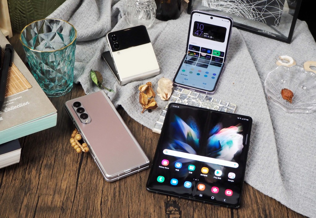 Samsung剛於「Galaxy Unpacked」發佈會帶來了新一代摺芒手機Galaxy Z Fold3 5G及 Galaxy Z Flip3 5G。