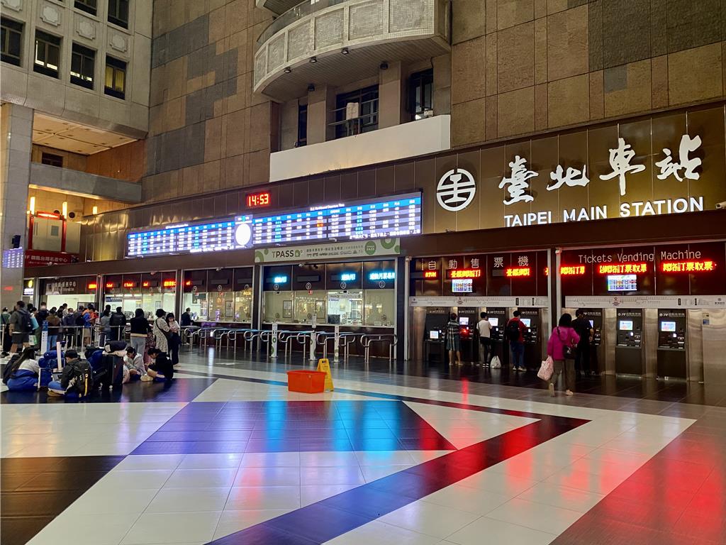 人來人往的台北車站大堂發生性侵案。中時 人來人往的台北車站大堂發生性侵案。中時