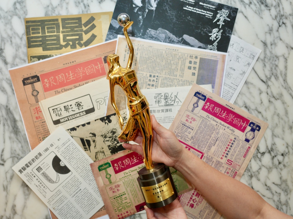資深影評人羅卡（本名：劉耀權），獲得《第41屆香港電影金像獎》專業精神獎，亦是史無前例頒予電影文字工作者