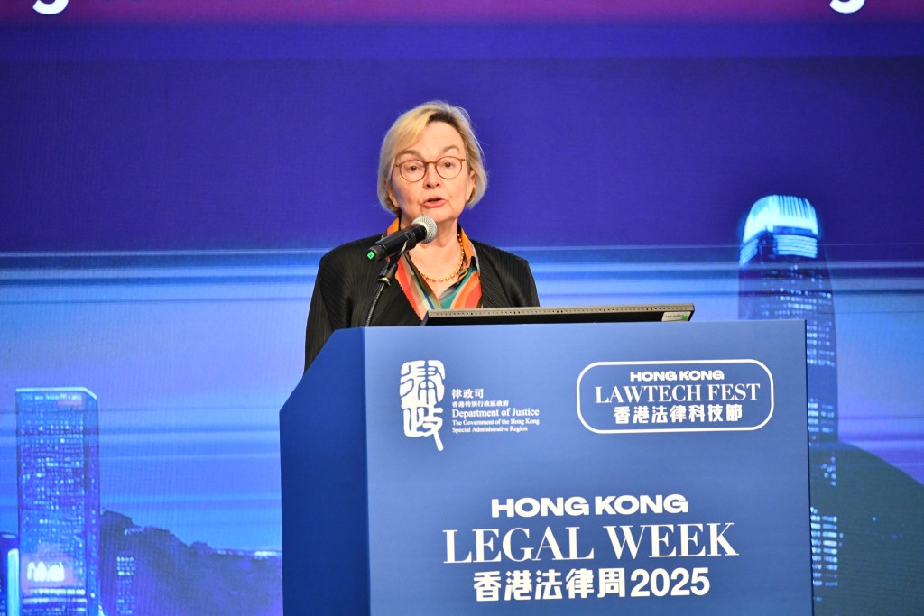 聯合國國際貿易法委員會秘書長 Anna Joubin-Bret。 聯合國國際貿易法委員會秘書長 Anna Joubin-Bret。