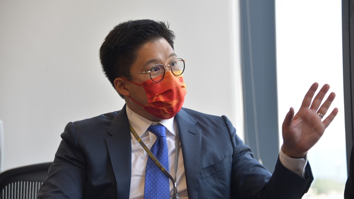 霍啟剛指抗疫基金對體育場地支援有限。資料圖片