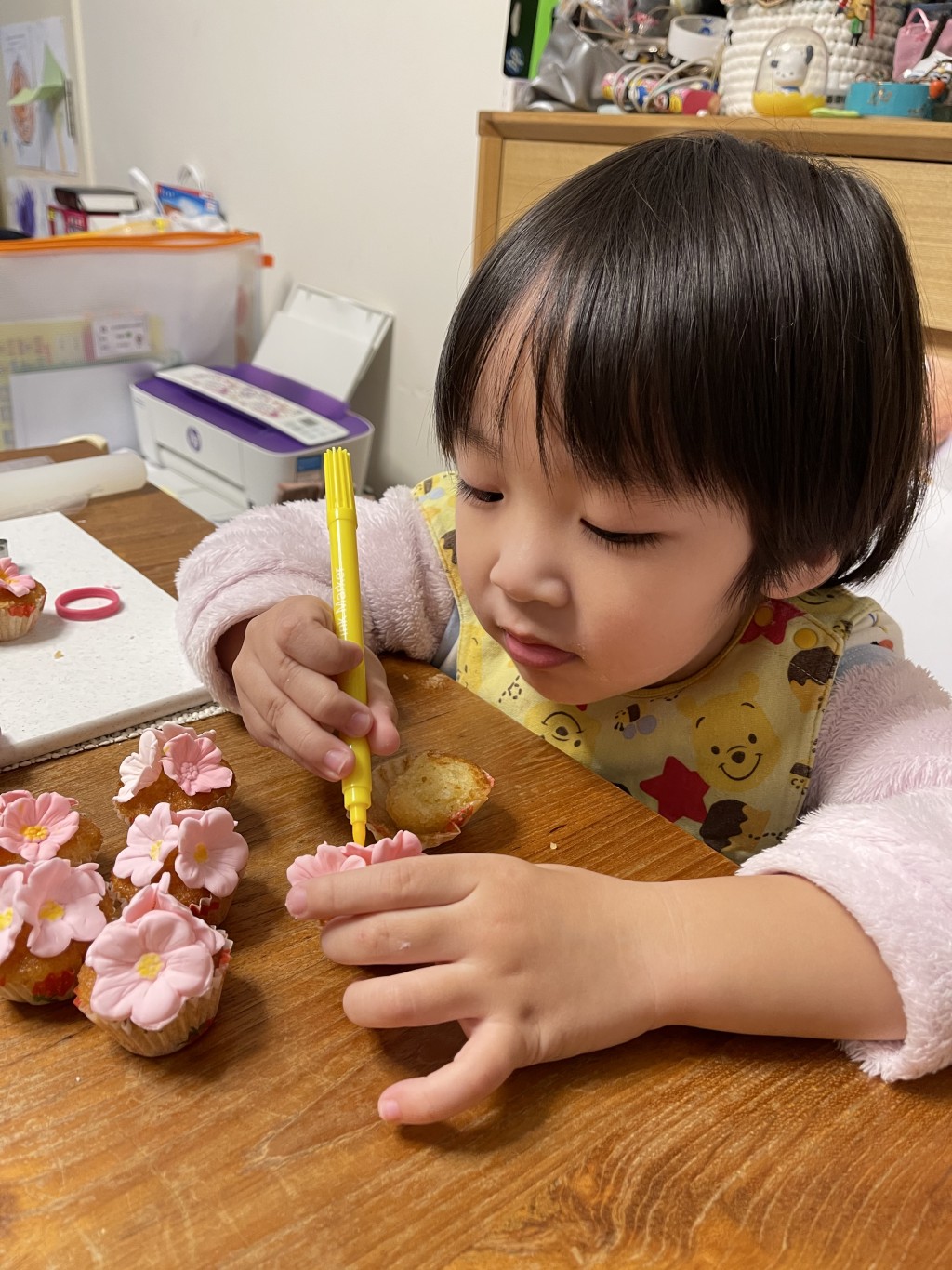 ●阿雪指兒子PN已經出現焦慮的情況。「記得有次拖着他到學校禮堂， 他是僵硬到我鬆開手，但他的手依然保持原位不動。（受訪者提供）