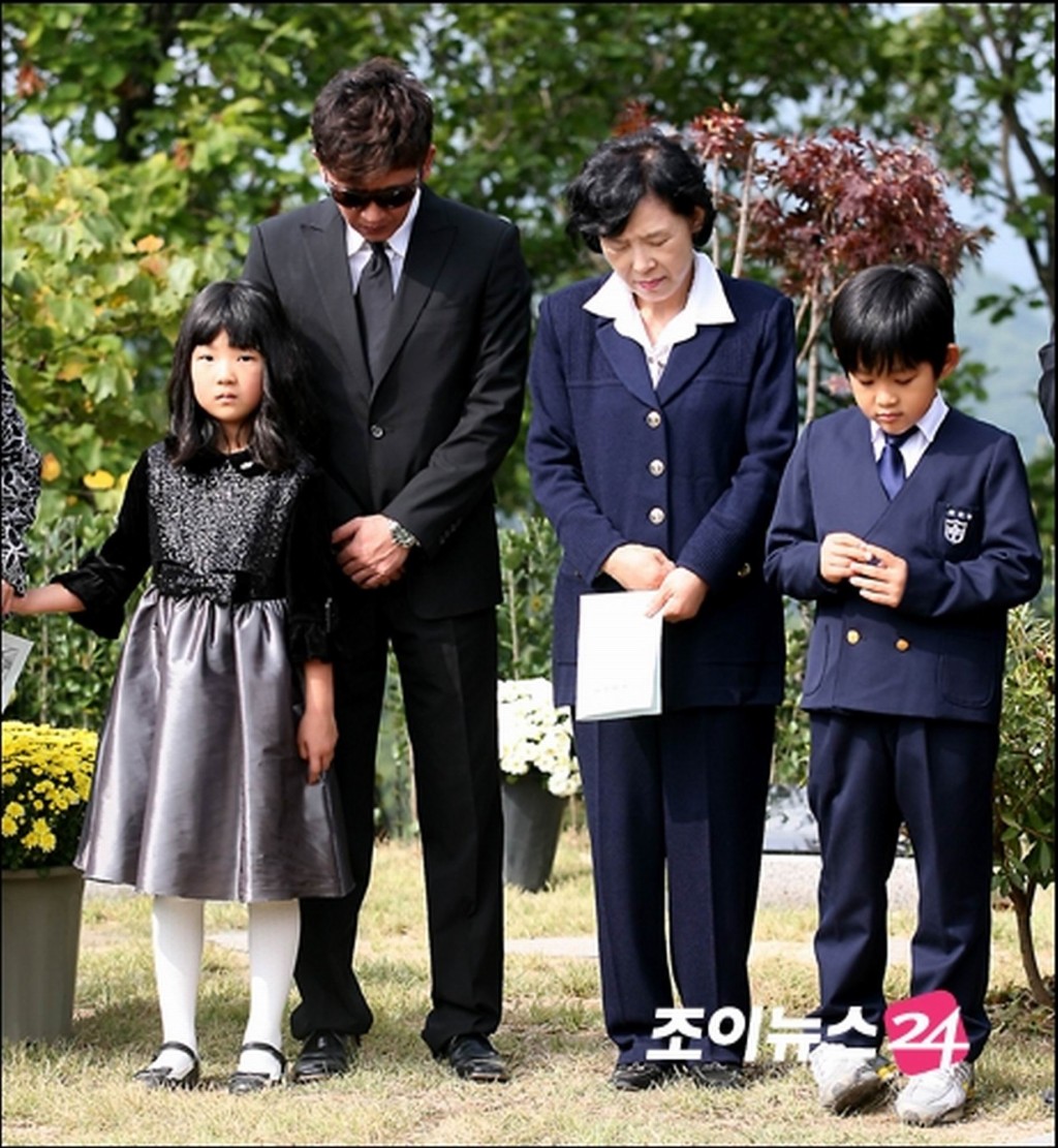 崔真實的遺產留給一對仔女，並由崔母暫代管理。