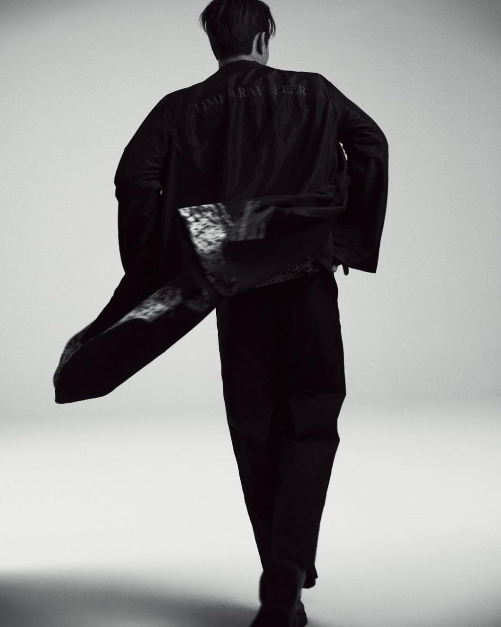 背影都好Charm。