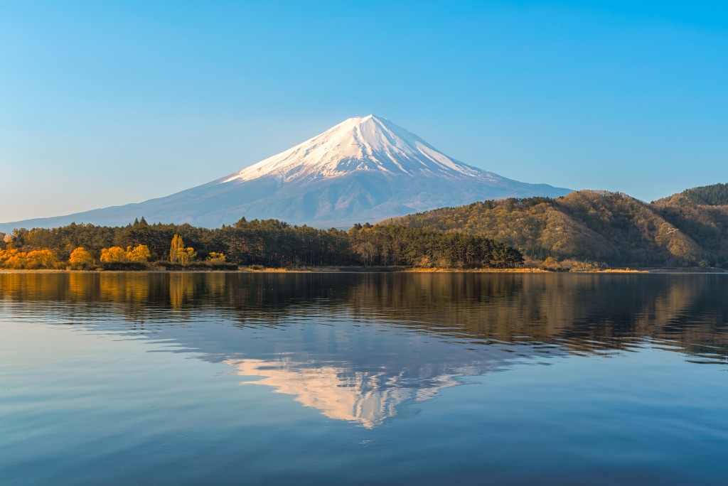 日本代表當然是富士山,JNTO展區設計成富士山露營背景,給打卡拍照。