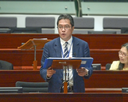 黃偉綸解釋港人港地無禁止轉讓。資料圖片