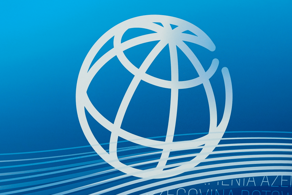 世界銀行成立於1945年，是全球最大的多邊開發機構。 路透社