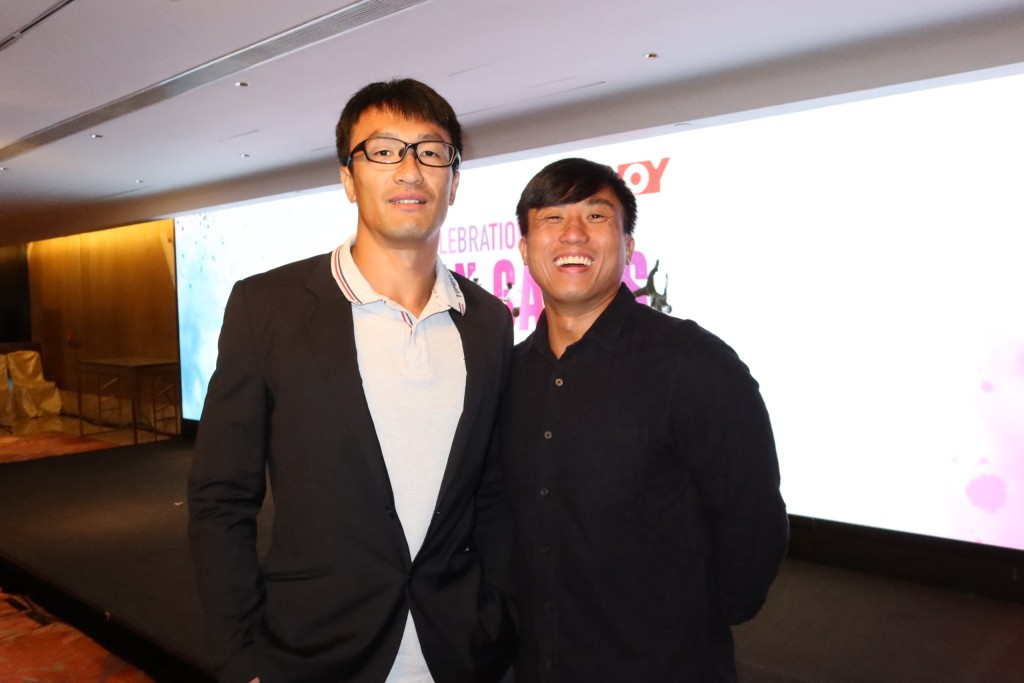 姚锦成（左）及队友李卡度（右）周三出席HoyTV庆功宴