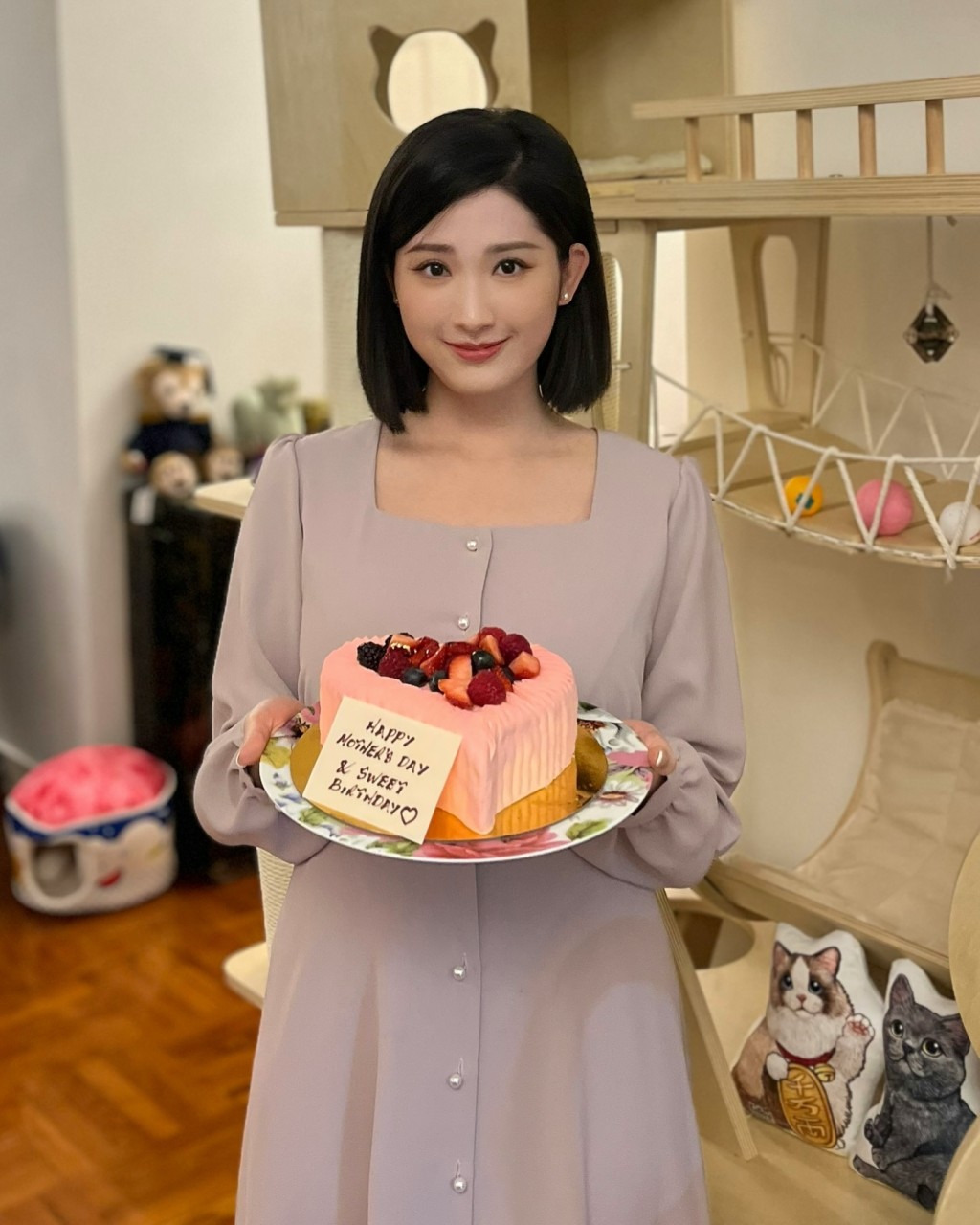 麥景榕日前於IG發文,為媽媽及外婆慶祝母親節。 麥景榕日前於IG發文,為媽媽及外婆慶祝母親節。