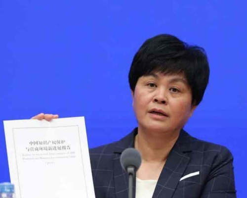 甘霖指截至上周五共查獲8904.6萬隻問題口罩。
