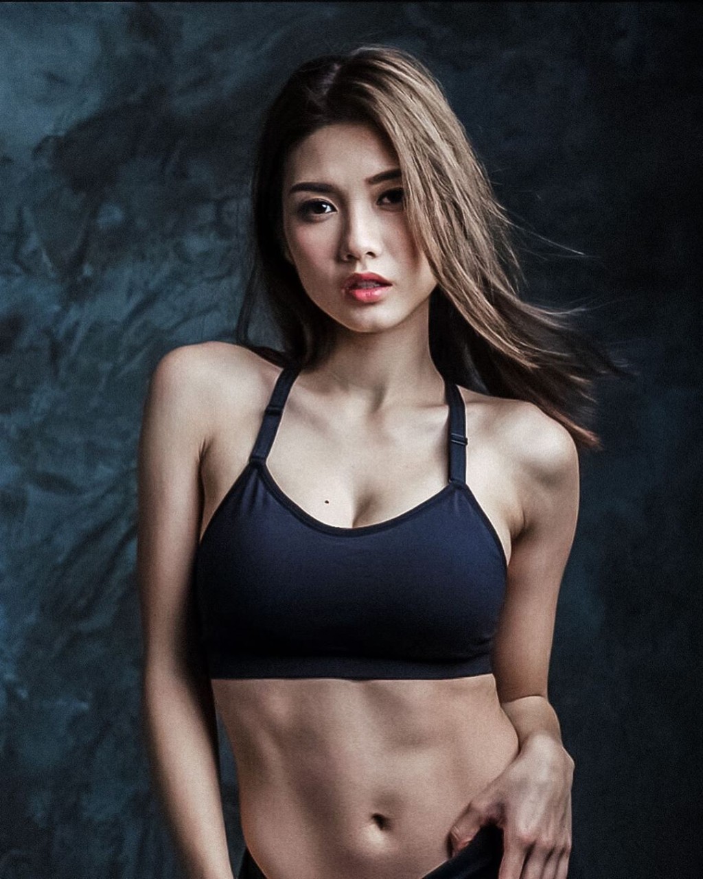 雖然擁有巨乳,但夠堅挺,冇下垂跡象。