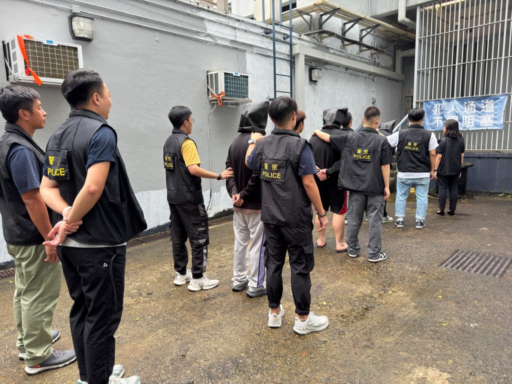 警方拘捕3人包括一名15歲少年。警方提供 警方拘捕3人包括一名15歲少年。警方提供