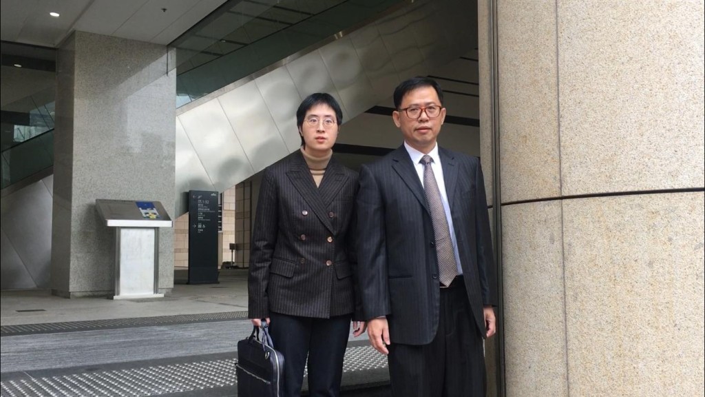 兒科醫生李勵嘉(左)、急症室醫生曾炫(右)。