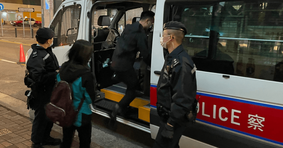 警方於灣仔巡查多間持酒牌場所。警方圖片