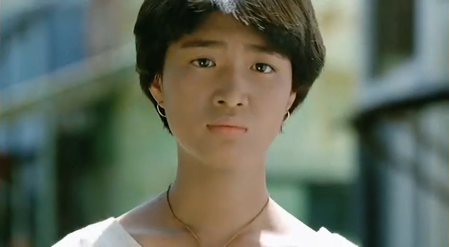 陳少霞在1993年憑電影《哥哥的情人》飾演大澳漁村少女入行，並獲提名金像獎最佳新演員。