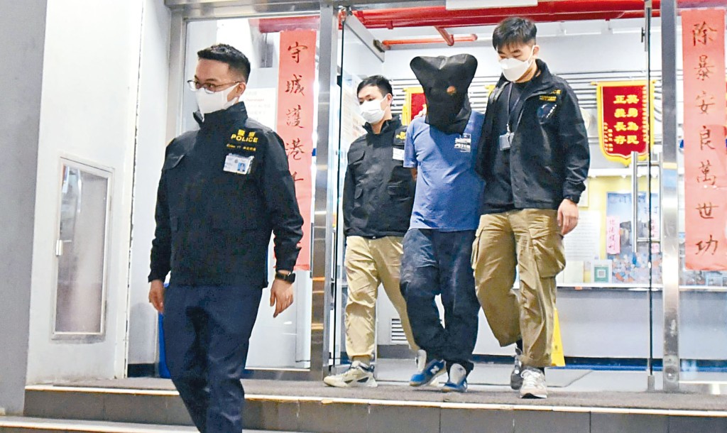 尼裔疑犯涉嫌「無差別」扑頭被捕。