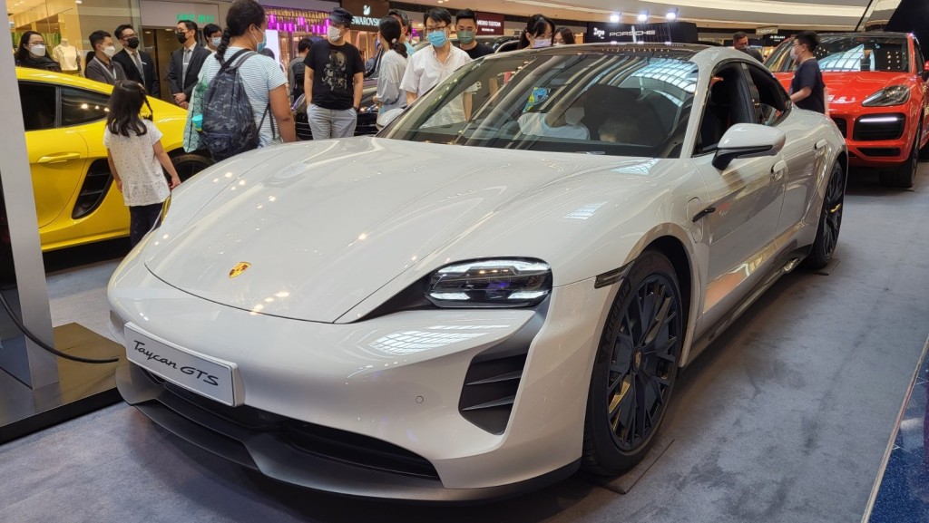 ■全港首輛Taycan GTS本周移師灣仔 專店公開展出。
