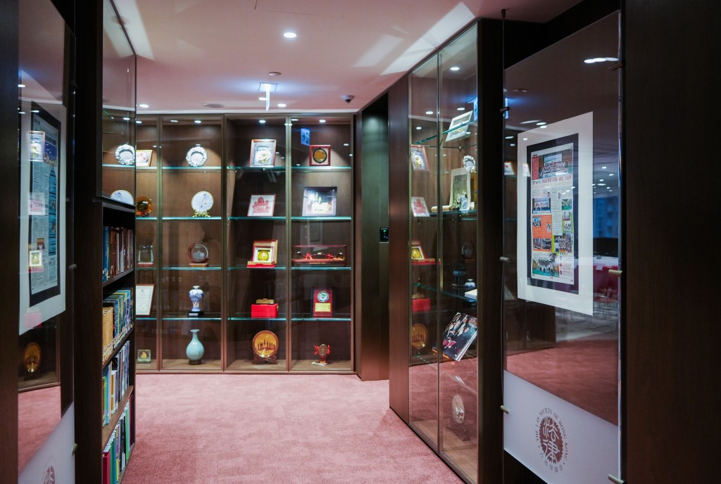 新會址設有文物展廊。
