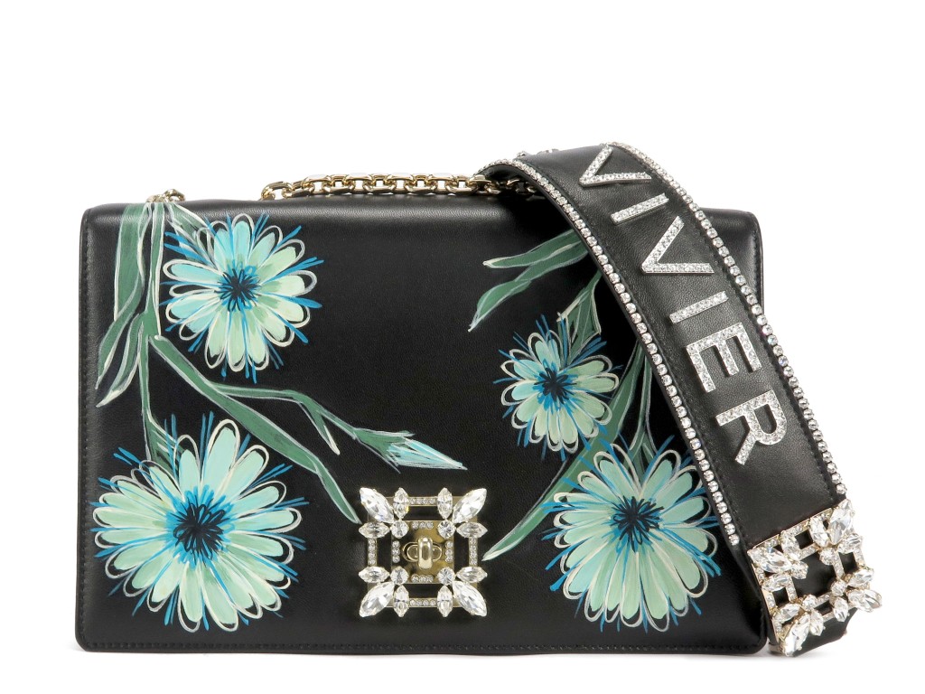 Miss Vivier Blossom Bag 飾上手繪花卉圖案，跟閃石裝飾成為絕配。 $34,500