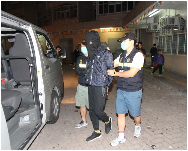 陶瓷製品的發泡膠箱底部暗格中檢獲1公斤毒品可卡因。資料圖片