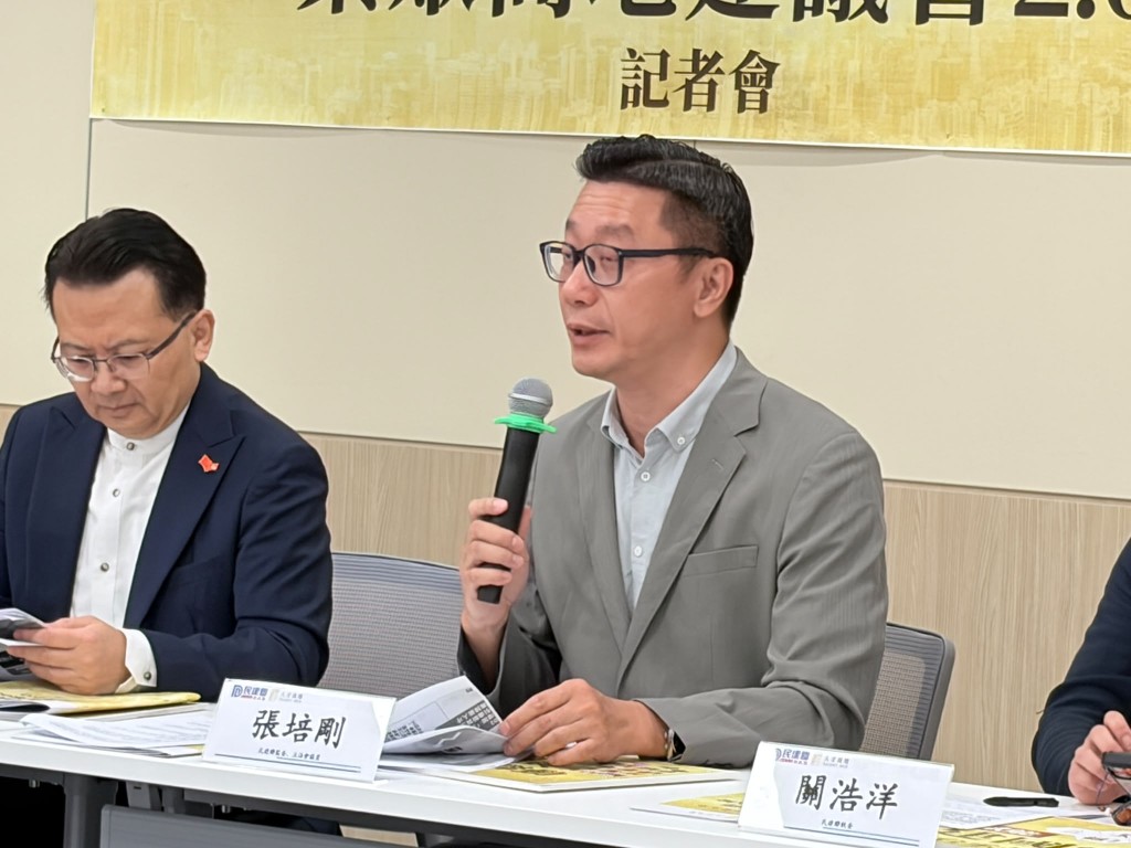九龍東立法會議員張培剛則建議,全力爭取中央支持,在河套深港科技創新合作區、新田科技城布局建設國家重點實驗室或分中心。 九龍東立法會議員張培剛則建議,全力爭取中央支持,在河套深港科技創新合作區、新田科技城布局建設國家重點實驗室或分中心。