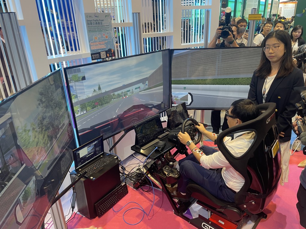 香港理工大學團隊建立智能系統，透過實時監察駕駛者行為及心理狀況變化，識別駕駛風險。