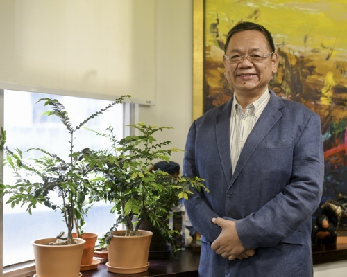 曾繁光坦言,現時香港人思想兩極化,反映整個社會很焦慮。