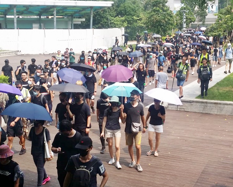 隊頭於下午2時10分過後抵達終點零碳天地。