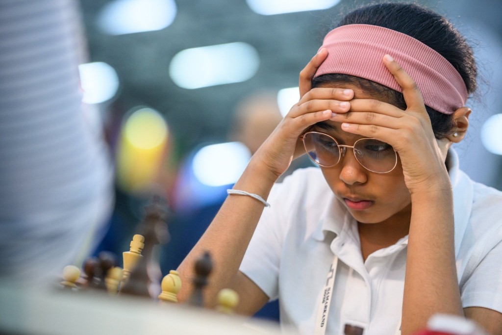 Bodhana說下棋能幫她識別圖案、集中注意力,並學習如何預先計算和佈局策略。(圖:路透社) Bodhana說下棋能幫她識別圖案、集中注意力,並學習如何預先計算和佈局策略。(圖:路透社)